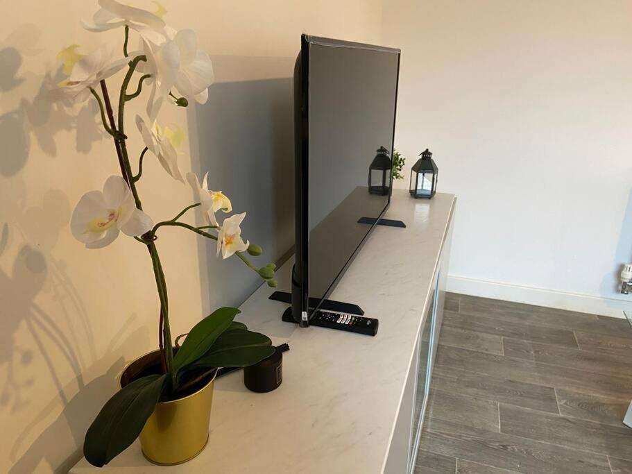 2 Bedroom Private Spacious Apartment In West Midlands Birmingham Dış mekan fotoğraf