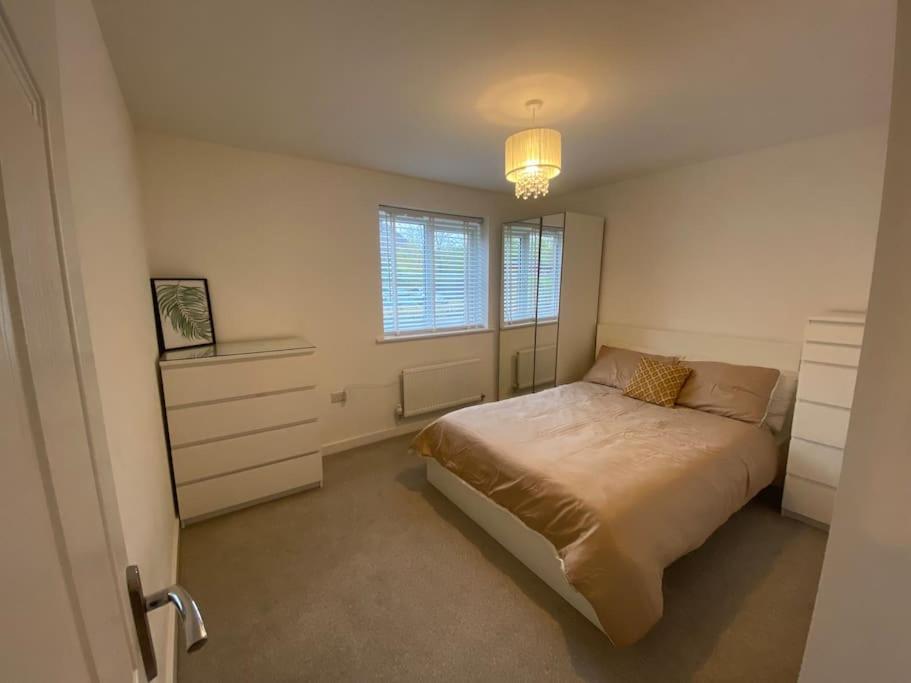2 Bedroom Private Spacious Apartment In West Midlands Birmingham Dış mekan fotoğraf